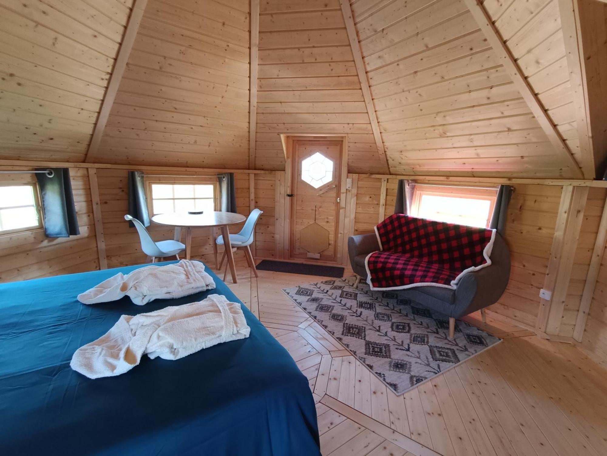 Les Cabanes Du Grand Nord Pradines  Екстер'єр фото